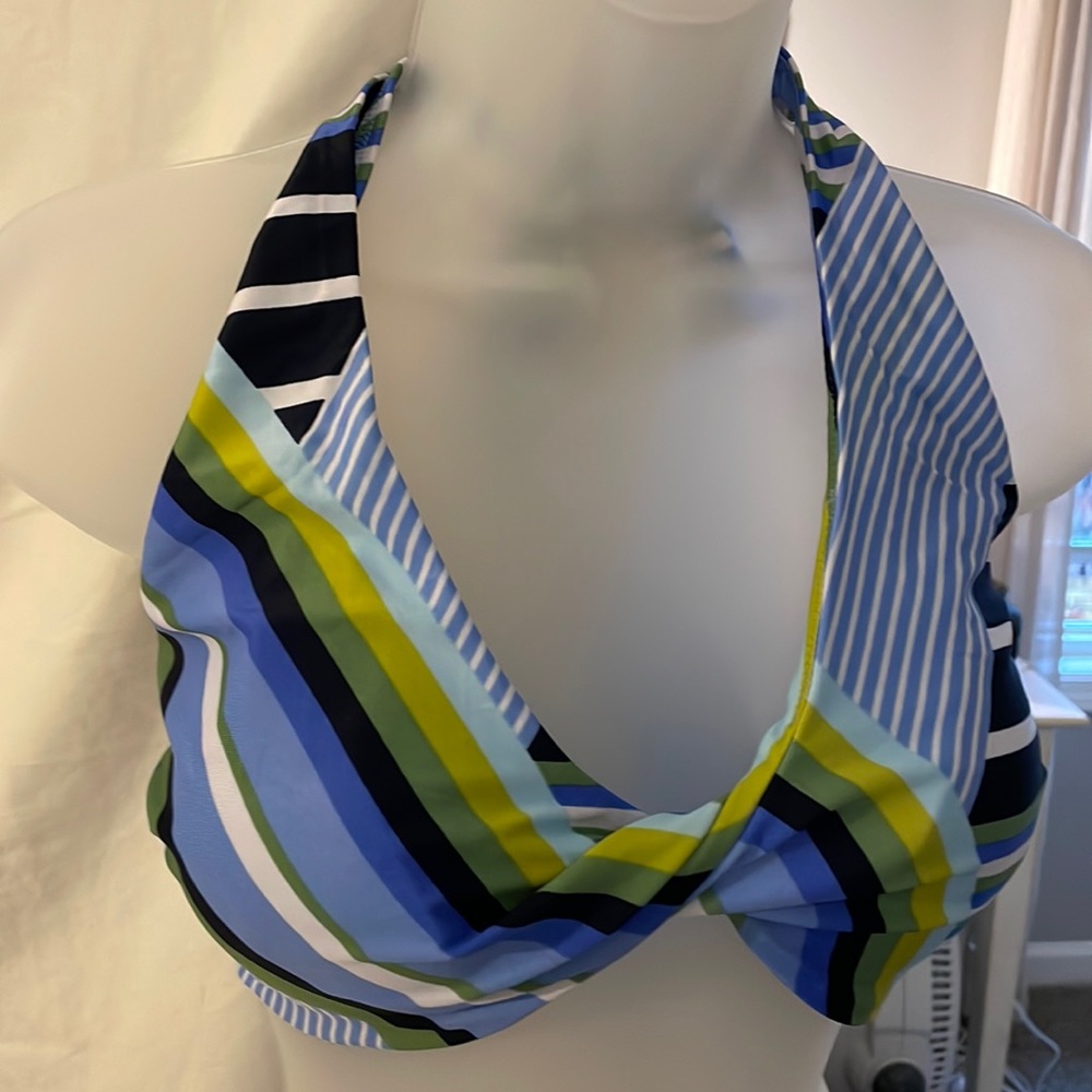 Aerie Triangle Swim Top / Bikini. Woman’s Size XXL. Versatile Fun